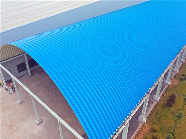 重慶某光伏公司出料車間拱形屋頂工程案例解析采光帶設計細節(jié) 重慶某光伏公司出料車間拱形屋頂工程案例解析采光帶設計細節(jié)